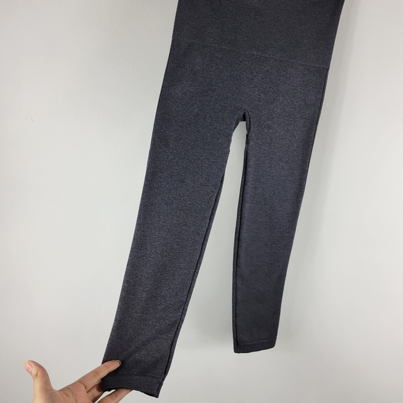 Spanx Look At Me Now High Waist Compression Panel Cropped Leggings - Picture 4 of 9